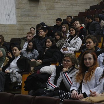 Russian scientists conducted classes for medical students KRSU as part of the «Visiting Professor» program
