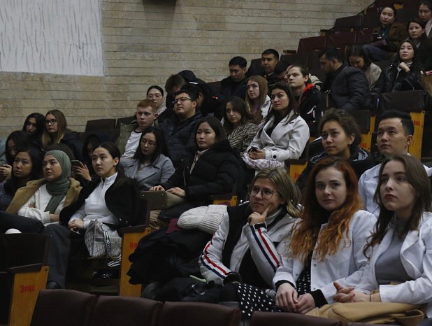 Russian scientists conducted classes for medical students KRSU as part of the «Visiting Professor» program