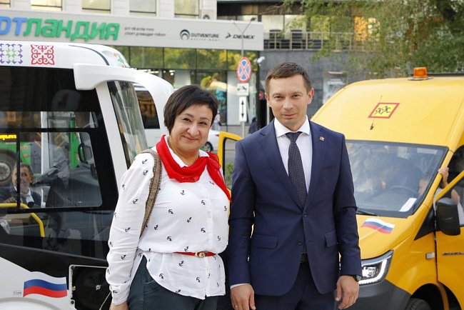 The KRSU car fleet has been replenished with a new bus!