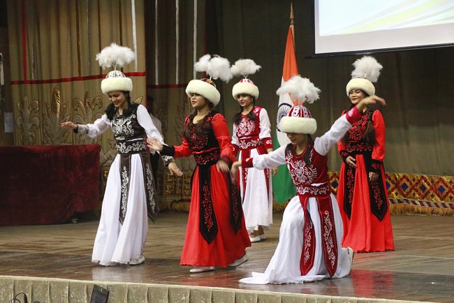 Heritage of Peoples: an exhibition has opened at KRSU as part of the Cross Year of Culture and Friendship between the Kyrgyz Republic and India