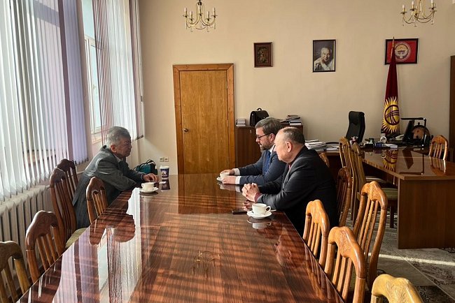 Acting Rector of KRSU Denis Fomin-Nilov met with the President of the National Academy of Sciences of the Kyrgyz Republic