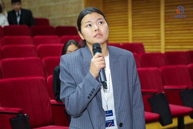 Second day of the Russian-Kyrgyz media forum at KRSU — intensive educational start
