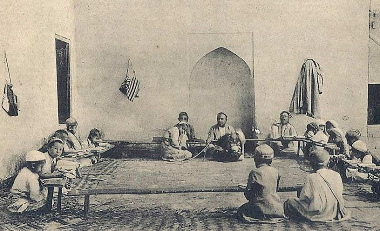 Cult of knowledge of national languages