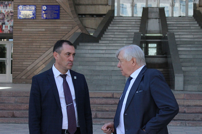 КРСУ и БРУ подписали договор о сотрудничестве