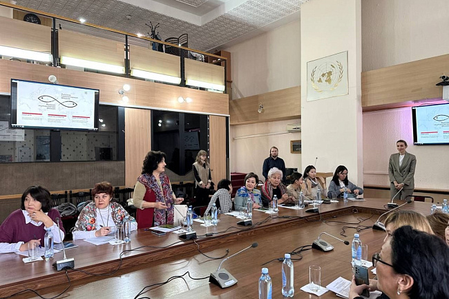 Преподаватели русского языка из вузов Бишкека – вместе на коммуникативном уроке в КРСУ