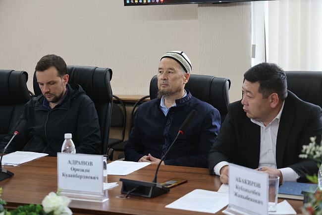 КРСУ Түркстан епархиясынын тарыхый мурастарын талкуулады