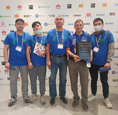 Две команды КРСУ представят вуз в четвертьфинале регионального турнира ICPC