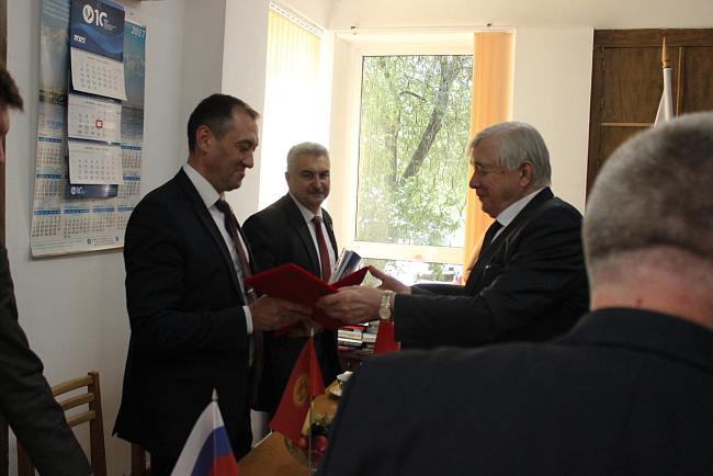 КРСУ и БРУ подписали договор о сотрудничестве