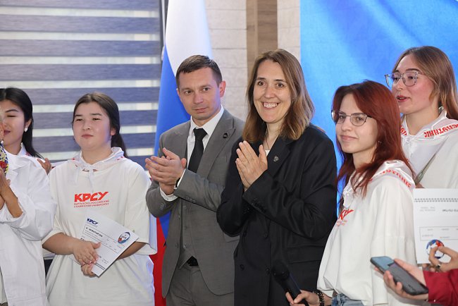 Deputy Minister of Science and Higher Education of the Russian Federation Olga Petrova presented certificates to graduates of the program «I — counselor»