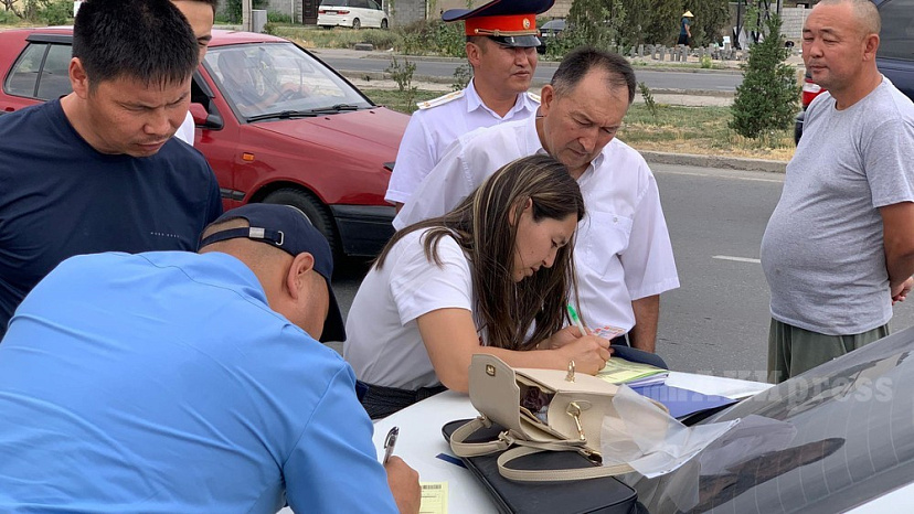 В Бишкеке проверили грузовики на уровень загрязнения воздуха