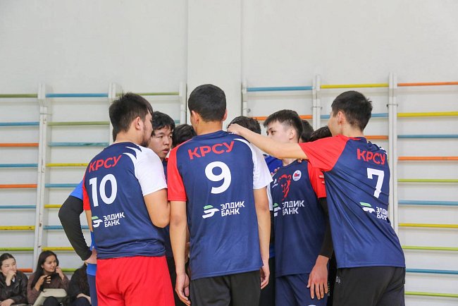 The KRSU men's volleyball team reached the semi-finals of the Universiade!