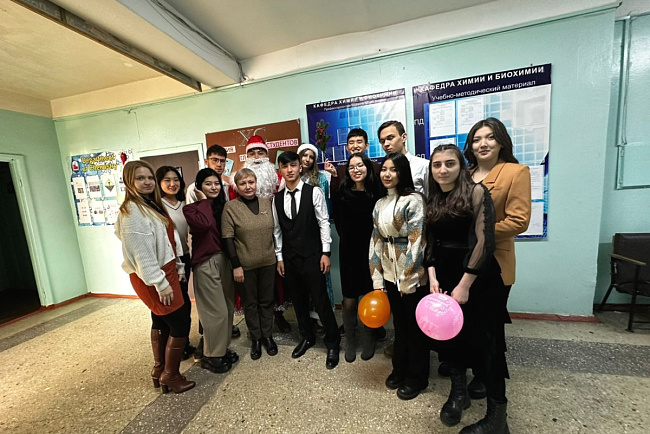 Представители КРСУ навестили пожилых людей перед Новым годом