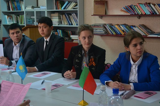 Форумдар, конференциялар, тегерек столдор. Ретроспективалык
