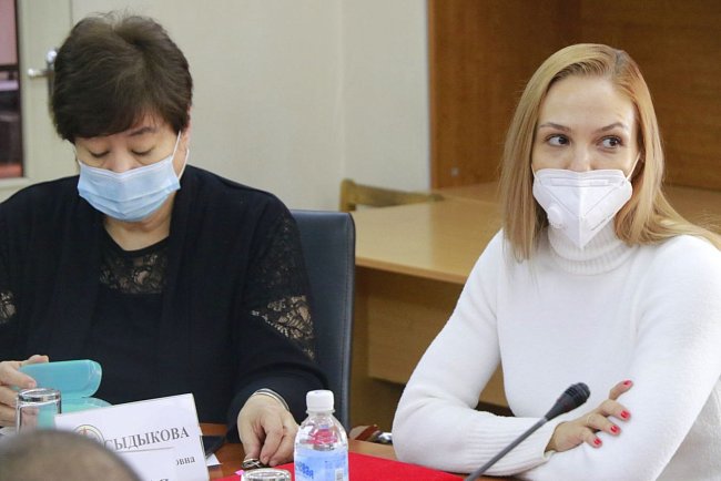 We develop international interuniversity cooperation