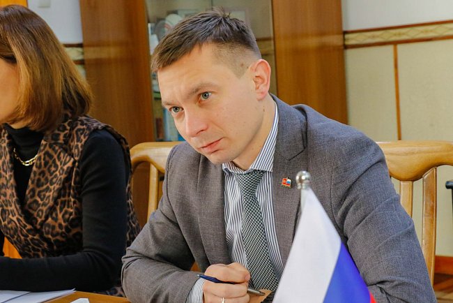 A meeting was held at KRSU with the director of the National Center for Cardiology and Therapy, Talant Sooronbaev