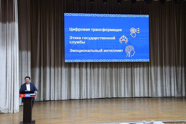 The project «School of Young Personnel» at the Jogorku Kenesh was presented to KRSU students