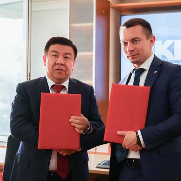 Мамлекеттик салык кызматынын төрагасы Шыкмаматов менен КРСУнун ректору Волков кызматташуу боюнча меморандумга кол коюшту