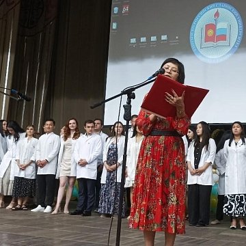 Graduates of the Faculty of Medicine took the oath of a doctor of the Russian Federation and the Kyrgyz Republic