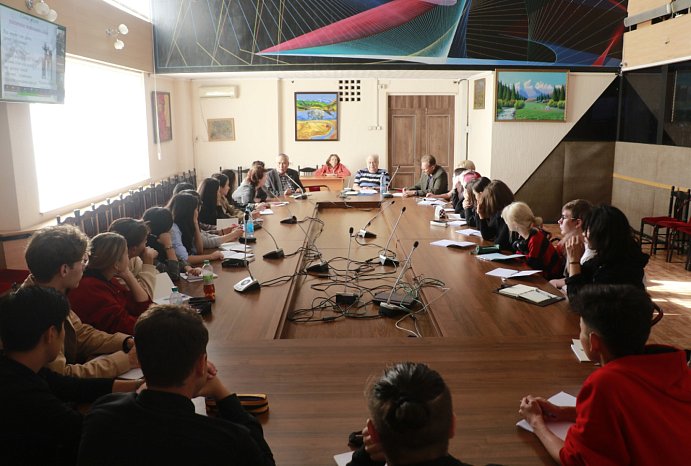 KRSU students and teachers deepened their knowledge of semiotics