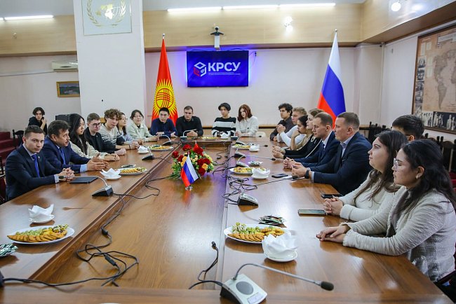 Warm meeting with the Russian Ambassador: student activists KRSU were inspired by the example of Sergei Vakunov