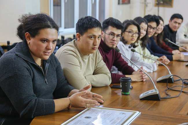 The winners of the international Olympiad met with the acting rector of KRSU Sergei Volkov