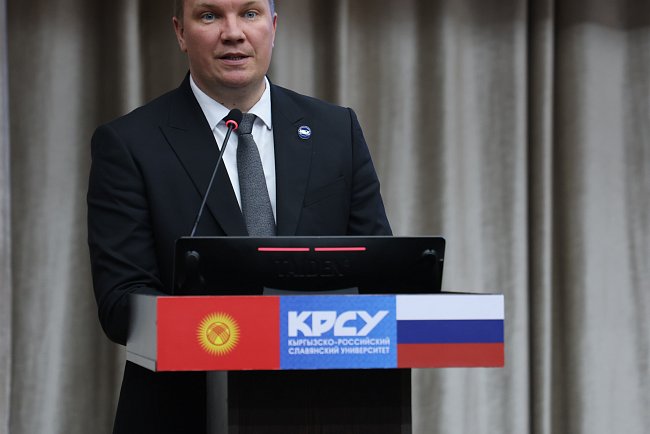 The project «School of Young Personnel» at the Jogorku Kenesh was presented to KRSU students