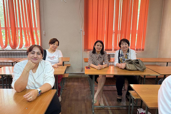 Иностранные студенты медфака на открытом уроке русского языка