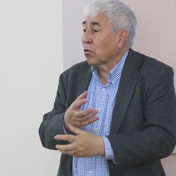 Skoltech professor Ildar Gabitov will give lectures on photonics for doctors KRSU
