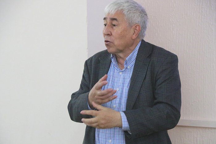 Skoltech professor Ildar Gabitov will give lectures on photonics for doctors KRSU