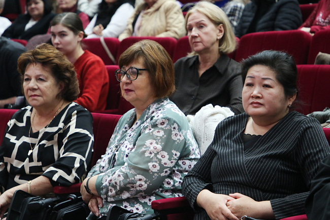 В КРСУ прошёл праздничный концерт ко Дню учителя