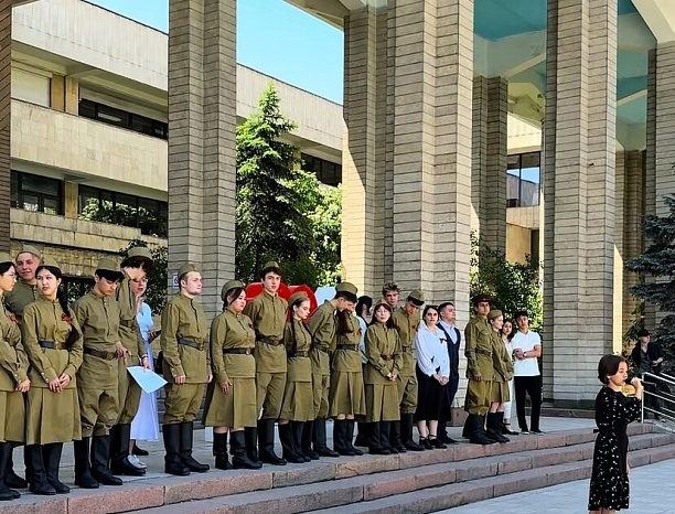 KRSUDA Zhenishtin 80 zhyldygyna arnalgan flash mob ottu