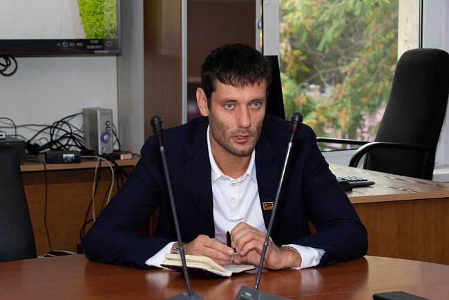 Advisor to the rector of KRSU Petr Bychkov met with the leaders of student government