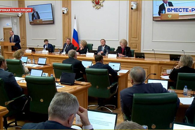 Denis Fomin-Nilov spoke at parliamentary hearings dedicated to the preservation, protection and development of the Russian language