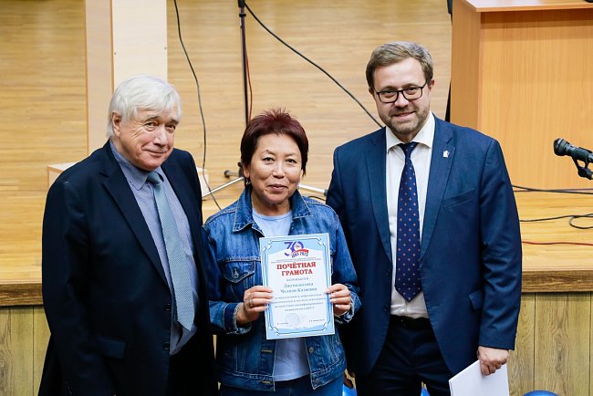 КРСУнун кызматкерлерине Ардак грамоталарды тапшыруу (26.09.2023)