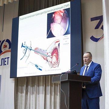 Russian professor Alexey Kuznetsov conducts lectures and seminars for students and residents of KRSU