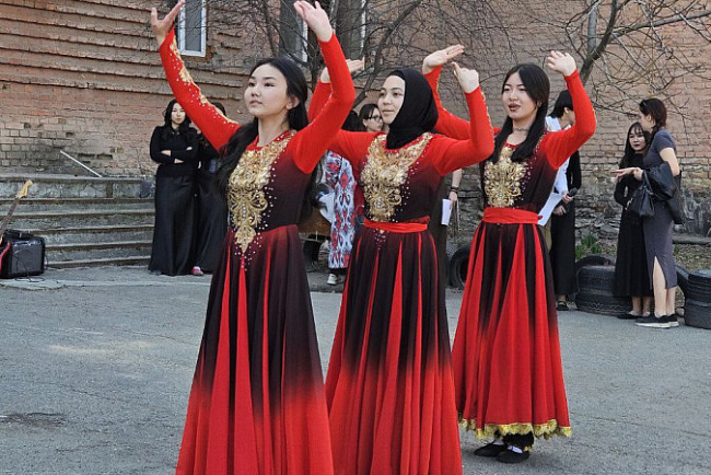 Нооруз на ФАДИСе: праздник весны и дружбы