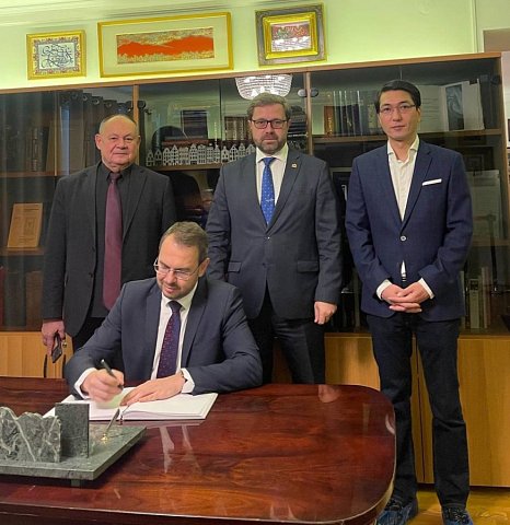 Deputy Head of the Ministry of Education and Science of the Russian Federation Konstantin Mogilevsky visited the house-museum of Chingiz Aitmatov