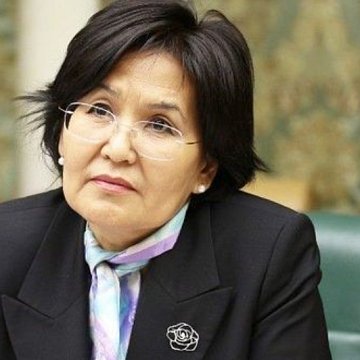 Гулнара-Клара Самат КрСУНун Дайындалданын койнок проректору