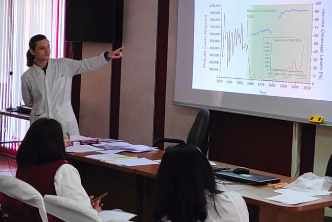 Experts in infectious pathology