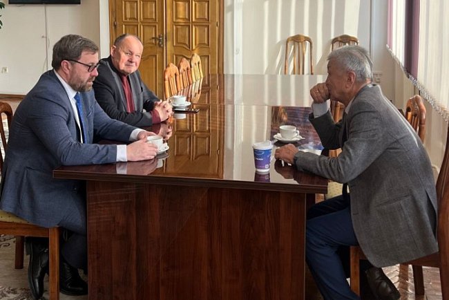 Acting Rector of KRSU Denis Fomin-Nilov met with the President of the National Academy of Sciences of the Kyrgyz Republic