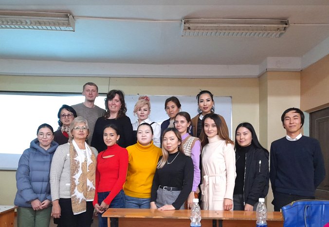 A specialist from the USA gave lectures for teachers and clinical residents of KRSU