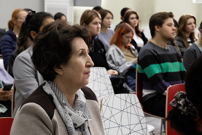 A monument to teachers from Russia and Kyrgyzstan will appear at the main building of KRSU