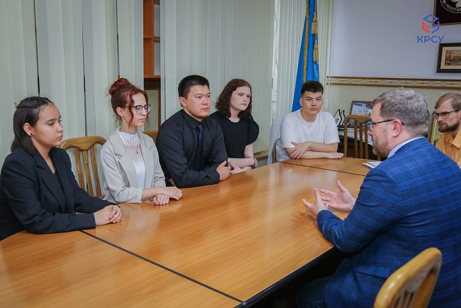 The rector of KRSU presented increased scholarships from the Russian Federation to the best students