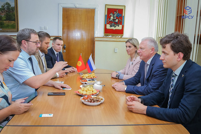 Подписание Соглашения о сотрудничестве между КРСУ и СПбГЭУ