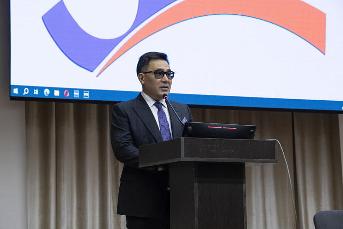 О дипломатии суверенного Кыргызстана: Посол по особым поручениям МИД КР К. Кабаев прочитал лекцию для студентов ФМО