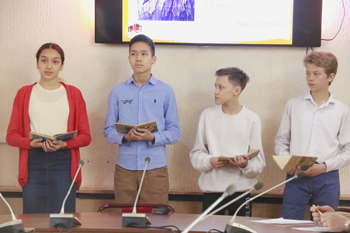 Любимых книг знакомые страницы