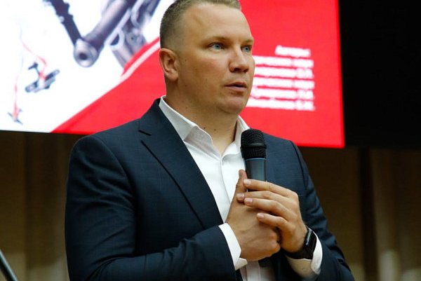 Память о героях небес: В КРСУ открылась выставка, посвящённая подвигу кыргызстанских лётчиков Великой Отечественной войны