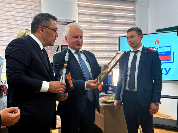 Открытие кабинета русского языка в школе-интернате № 11 имени В. Терешковой в городе Ош