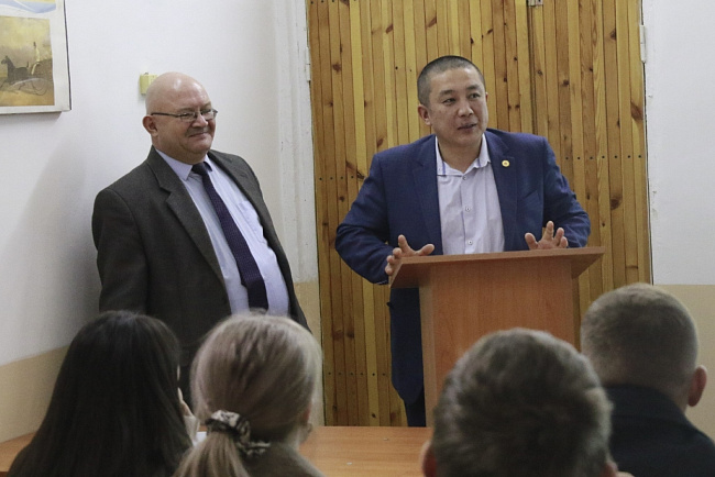 В КРСУ отметили День водителя