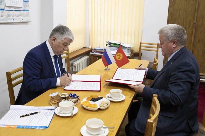 TsNIIChermet and KRSU signed a Cooperation Agreement